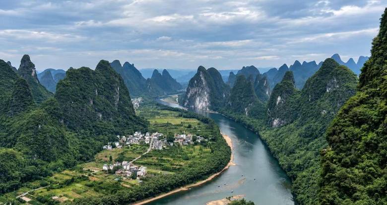 Panoramic view of the Li River and karst mountains from Xianggong Mountain